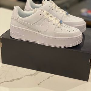 Nike Air Force 1 Sage Low in White